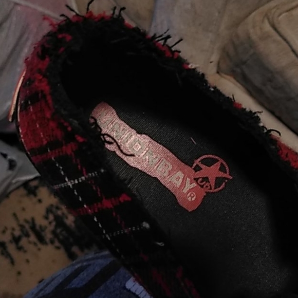 Shoes - Picture 4 of 7